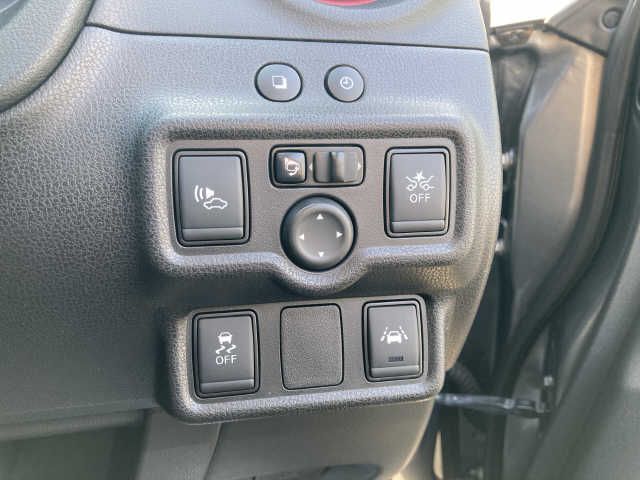 Nissan NOTE 2017-02 14828-4
