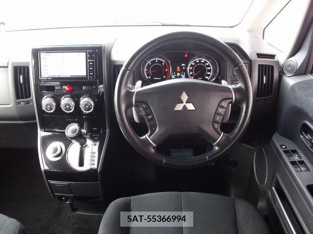 Mitsubishi DELICA D5 2015-09 325413-1
