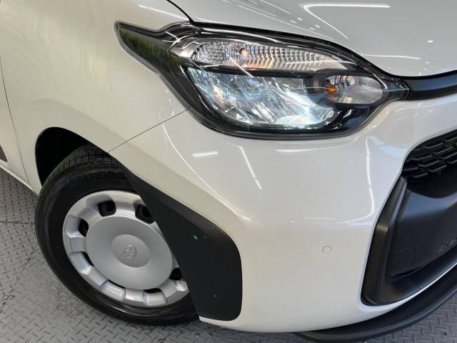 Toyota SIENTA 2023-04 190590-13