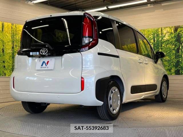 Toyota SIENTA 2022-10 313281-18