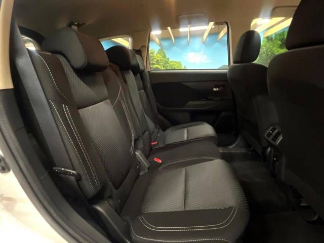 Mitsubishi OUTLANDER PHEV 2019-09 25223-9