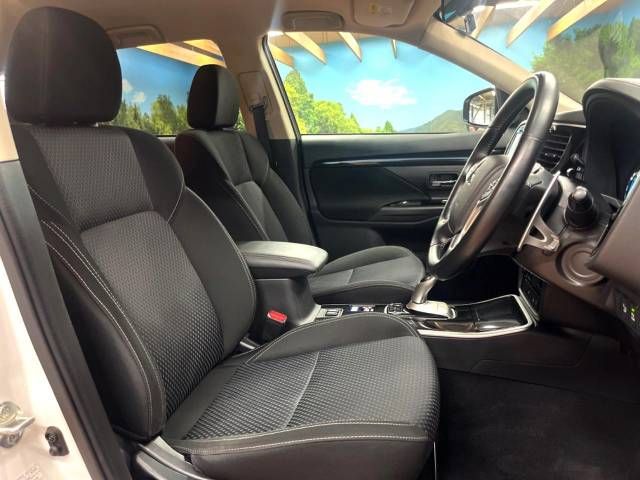 Mitsubishi OUTLANDER PHEV 2019-09 25223-8
