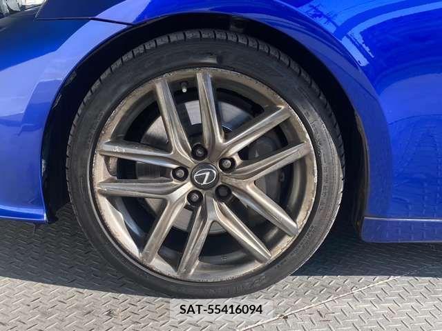 Lexus IS 2015-10 210688-15