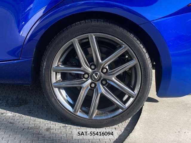 Lexus IS 2015-10 210688-14
