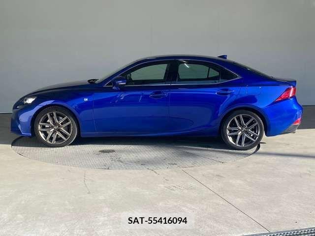 Lexus IS 2015-10 210688-13