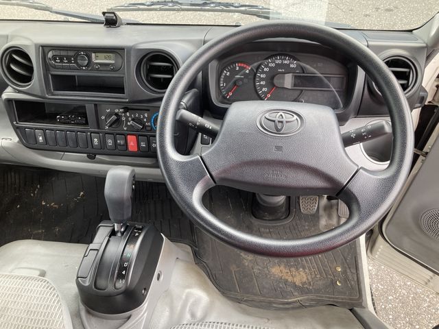 Toyota DYNA TRUCK 2019-04 2472-10