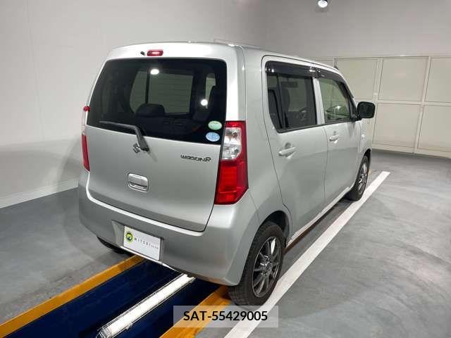 Suzuki WAGON R 2015-12 289938-7