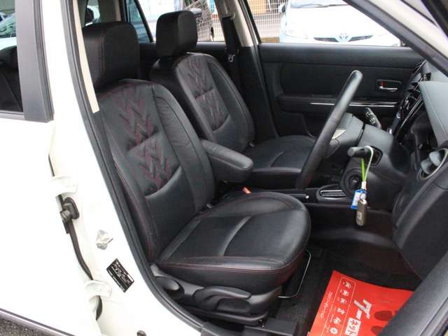Mazda VERISA 2014-08 12233-10