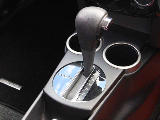 Mazda VERISA 2014-08 12233-13