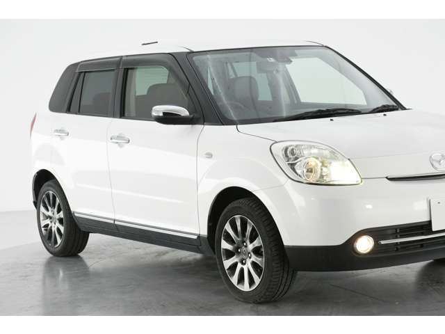 Mazda VERISA 2014-08 12233-6