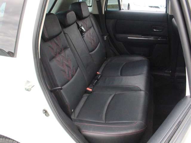 Mazda VERISA 2014-08 12233-11