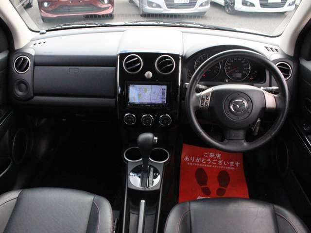 Mazda VERISA 2014-08 12233-1