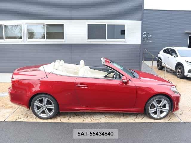 Lexus IS 2011-02 218282-3