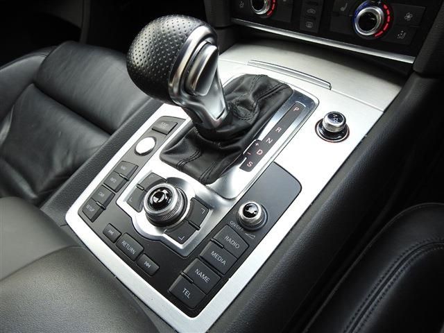 Audi Q7 2011-09 184485-29