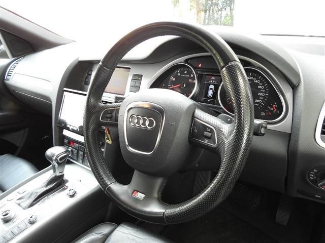 Audi Q7 2011-09 184485-24