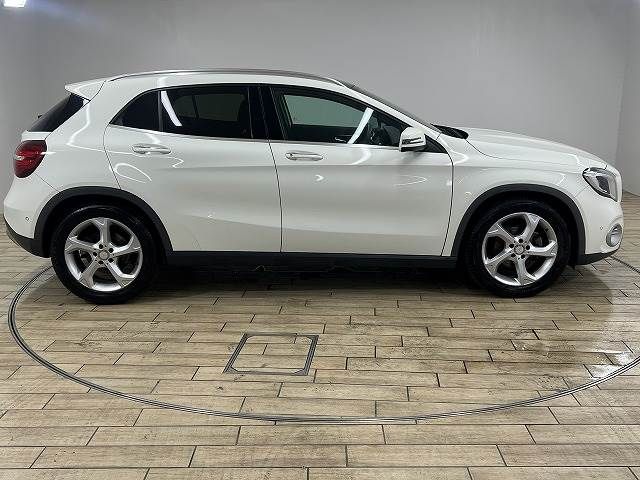 Mercedes Benz GLA-CLASS 2017-05 11268-14