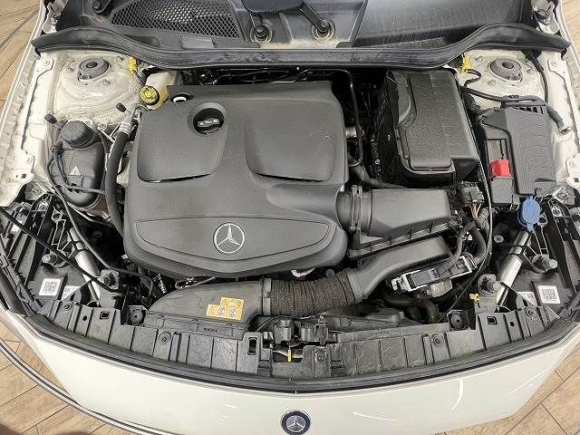 Mercedes Benz GLA-CLASS 2017-05 11268-2