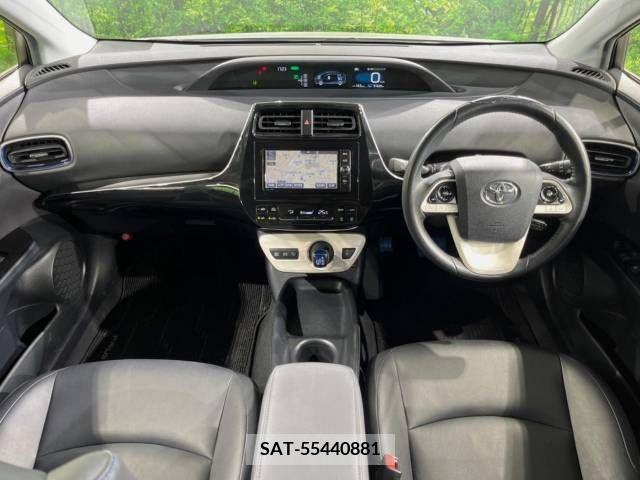 Toyota PRIUS 2018-06 366579-1