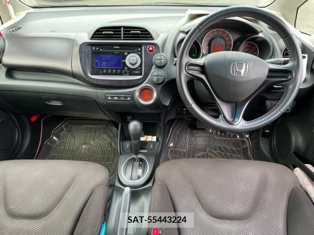 Honda FIT 2013-06 269434-1