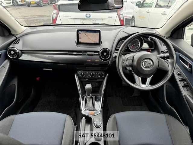 Mazda DEMIO 2014-11 267866-1