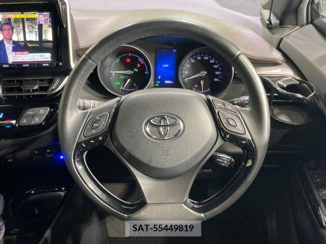Toyota C-HR 2017-06 322982-11