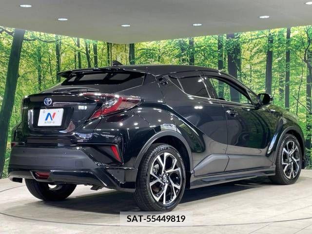 Toyota C-HR 2017-06 322982-17