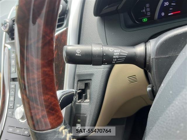 Toyota SAI 2015-08 300584-22