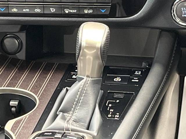 Lexus RX 2018-03 23982-19