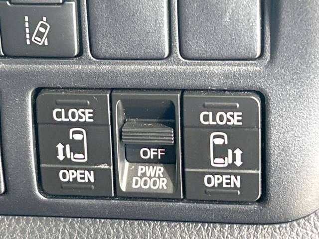 Toyota VOXY 2018-06 14337-5