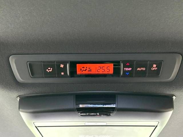 Toyota VOXY 2018-06 14337-7