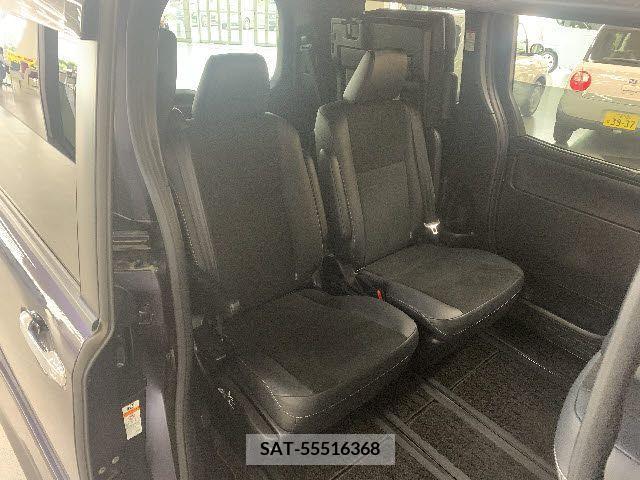 Toyota NOAH 2017-04 279514-3