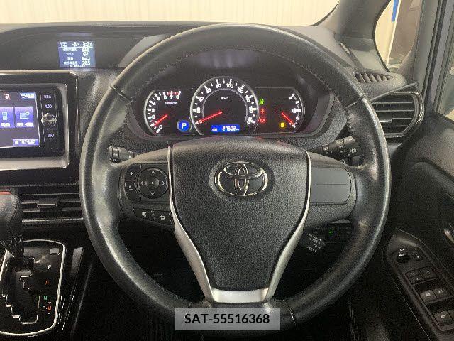 Toyota NOAH 2017-04 279514-13