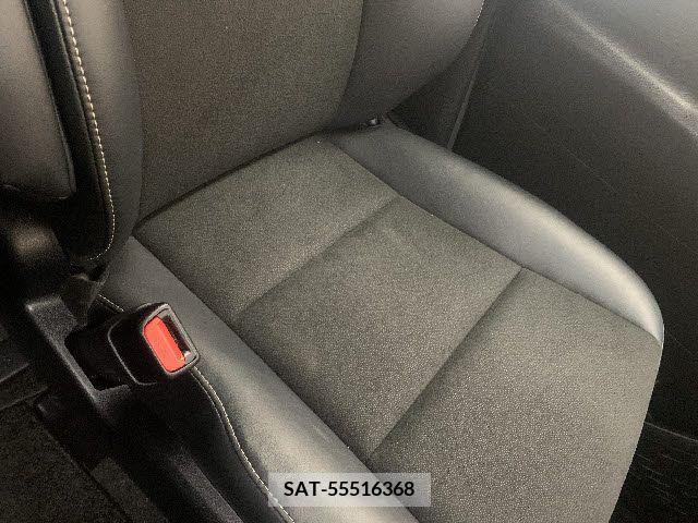 Toyota NOAH 2017-04 279514-11