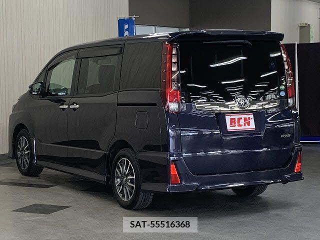 Toyota NOAH 2017-04 279514-8