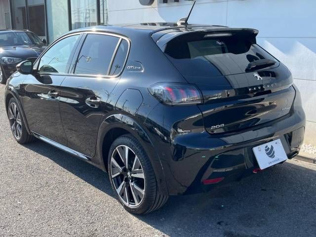 Peugeot 208 2021-02 26555-18