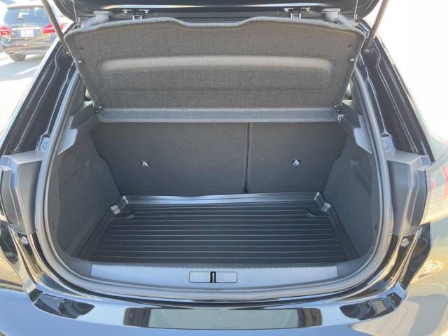 Peugeot 208 2021-02 26555-14