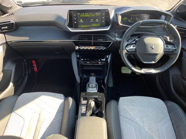 Peugeot 208 2021-02 26555-1