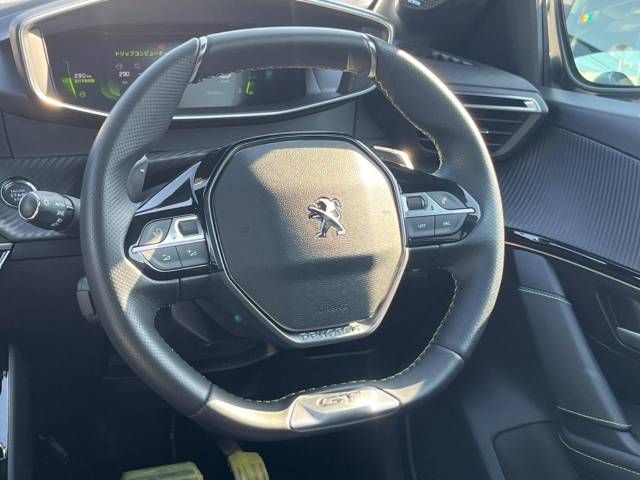 Peugeot 208 2021-02 26555-10
