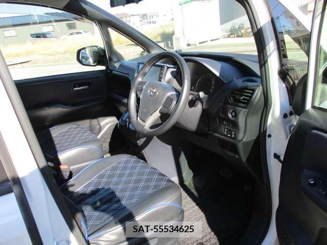 Toyota VOXY 2014-07 207739-8