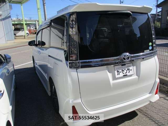 Toyota VOXY 2014-07 207739-7