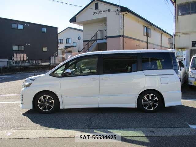 Toyota VOXY 2014-07 207739-4