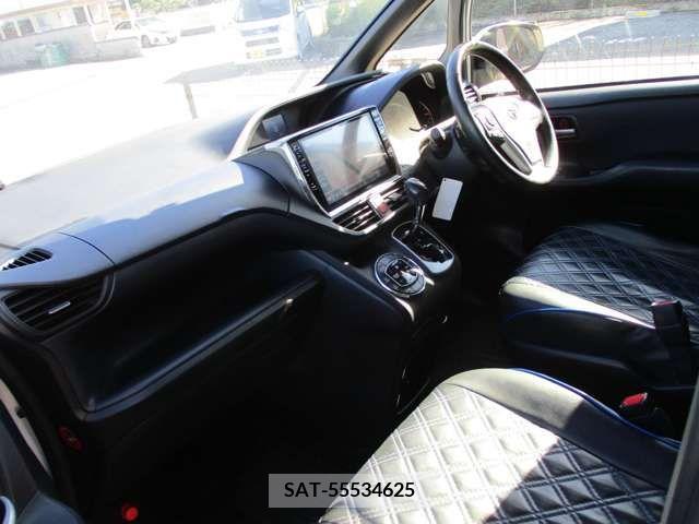 Toyota VOXY 2014-07 207739-17