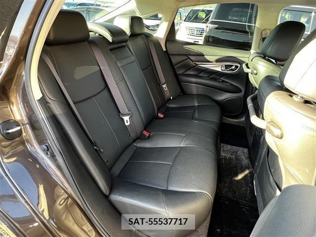 Nissan FUGA 2016-07 205778-19