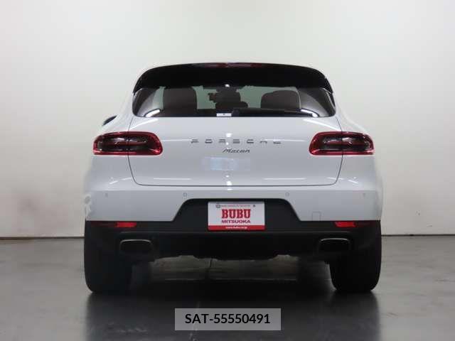 Porsche MACAN 2017-06 393281-5