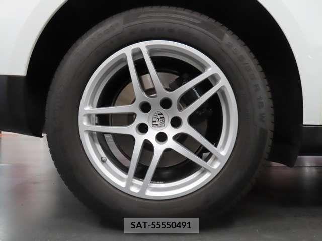 Porsche MACAN 2017-06 393281-11