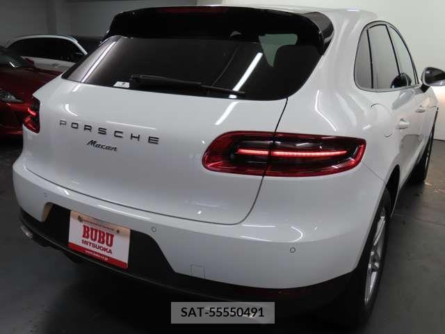 Porsche MACAN 2017-06 393281-9