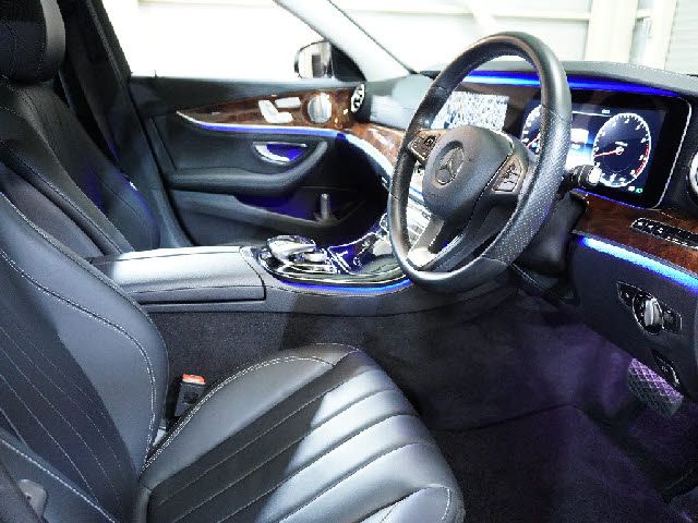Mercedes Benz E-CLASS 2017-01 16621-4