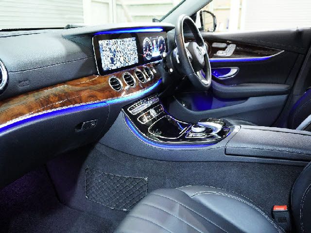 Mercedes Benz E-CLASS 2017-01 16621-3