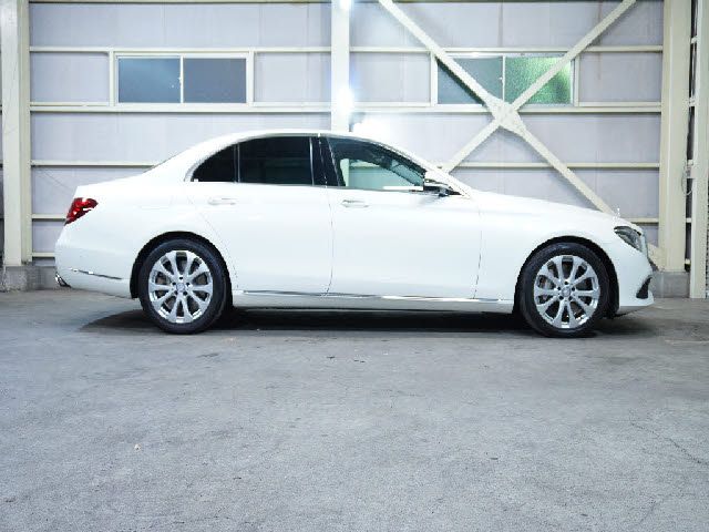 Mercedes Benz E-CLASS 2017-01 16621-11