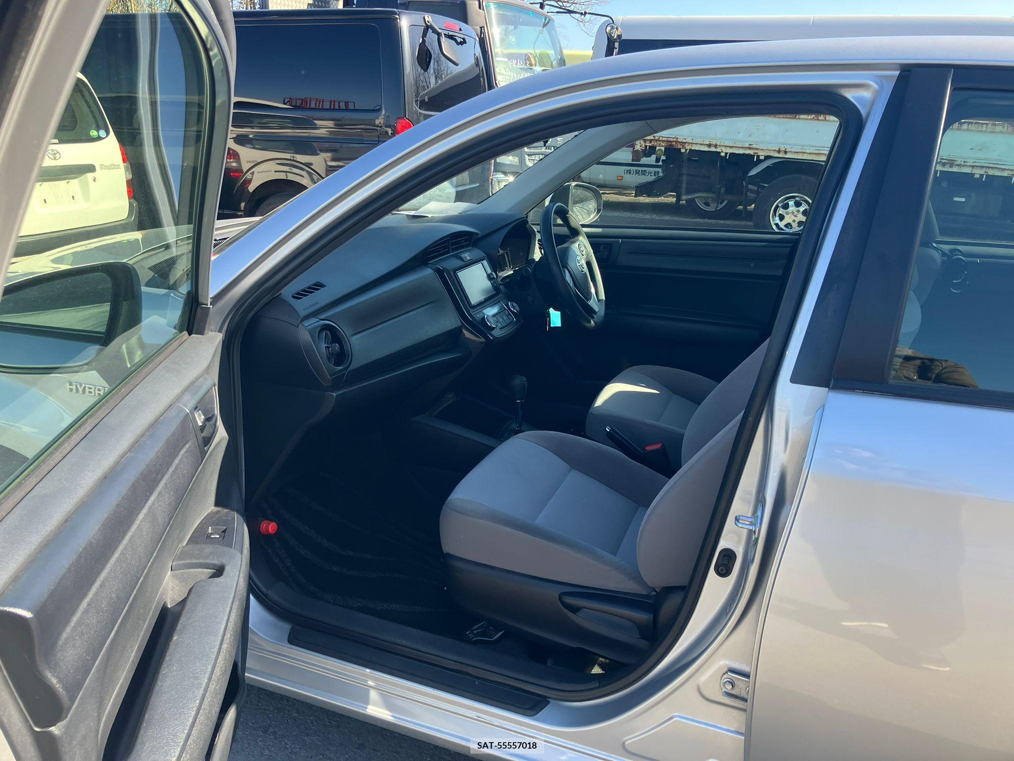 Toyota COROLLA AXIO 2017-01 257561-9